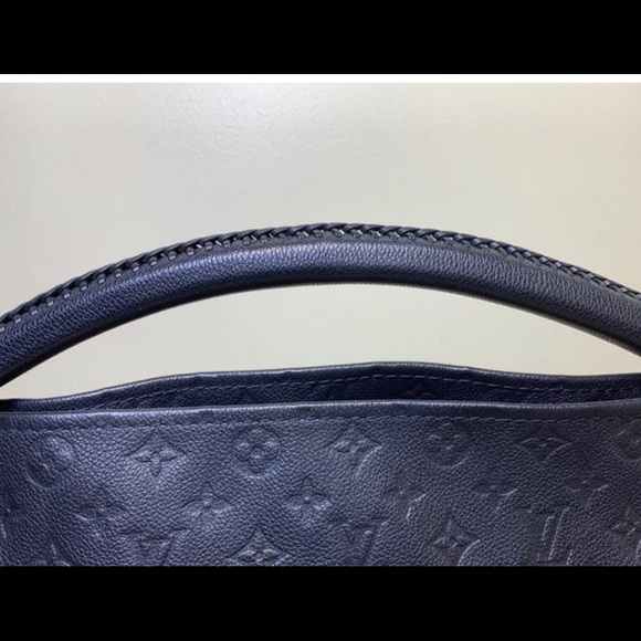Louis Vuitton hobo - Picture 3 of 10